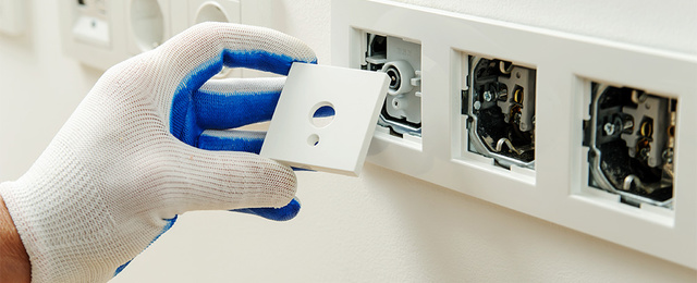 Elektro­installation bei Elektro Pönicke GmbH in Zeulenroda-Triebes